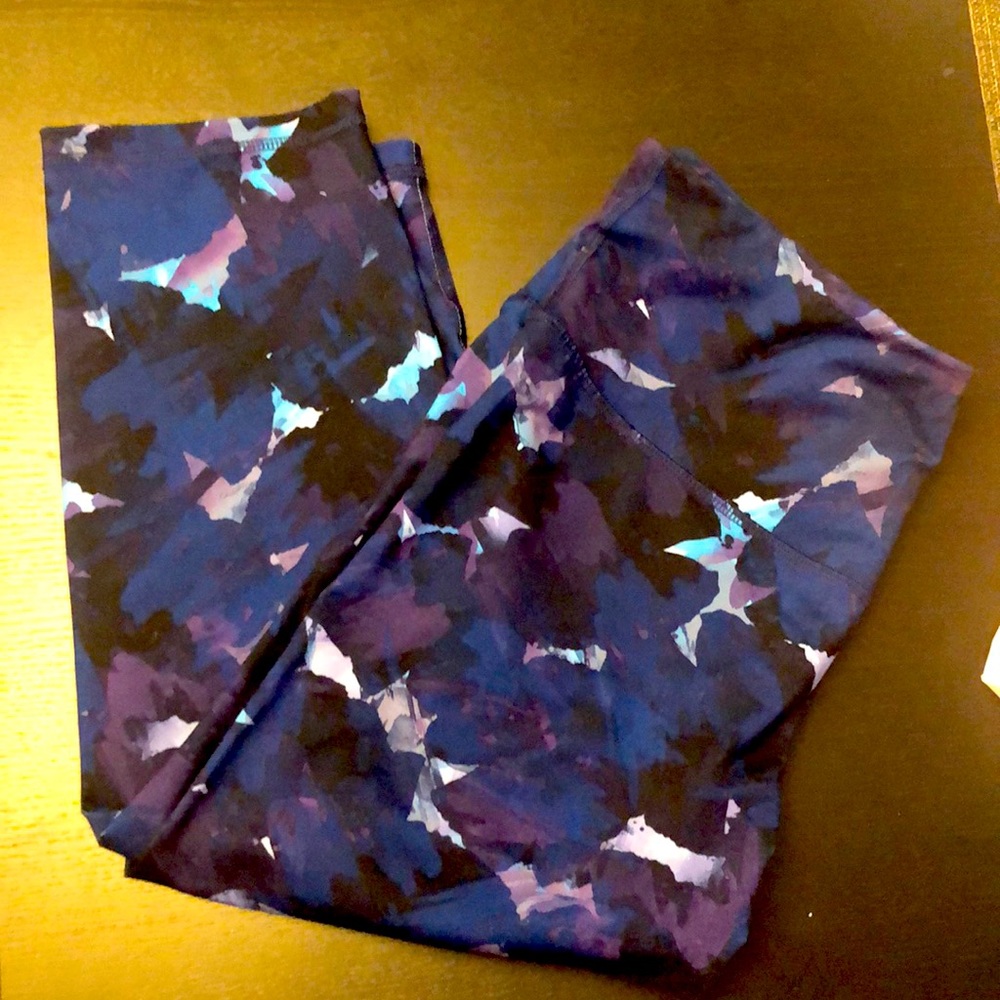 Old Navy Active/  capri leggings XL